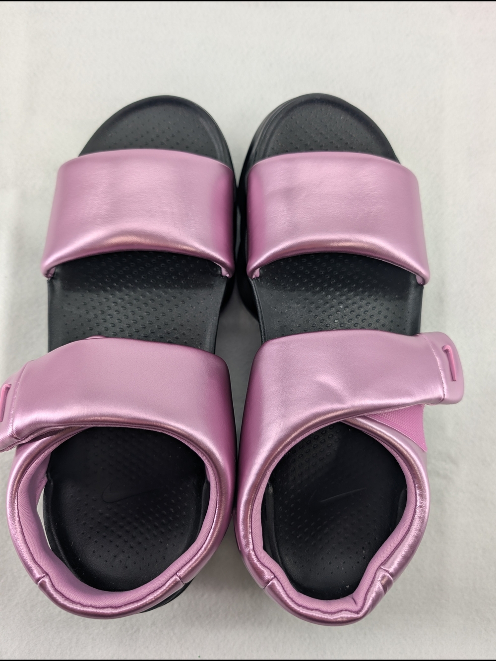 Nike Air Max Halo Sandals in Light Magenta/Black featuring metallic pink